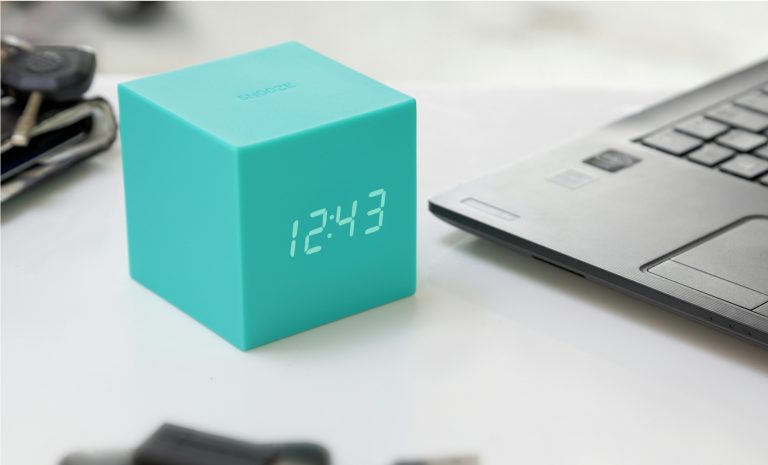 Gravity Cube Click Clock