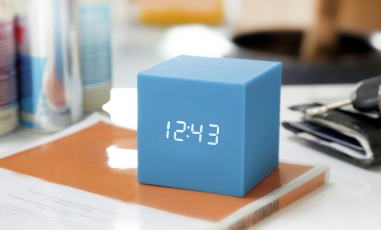 Gravity Cube Click Clock