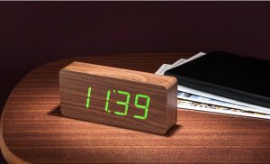 Slab Click Clock - Walnut